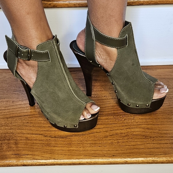 Baker's Suede Olive Green Open Toe Platform Heels - Picture 2 of 4
